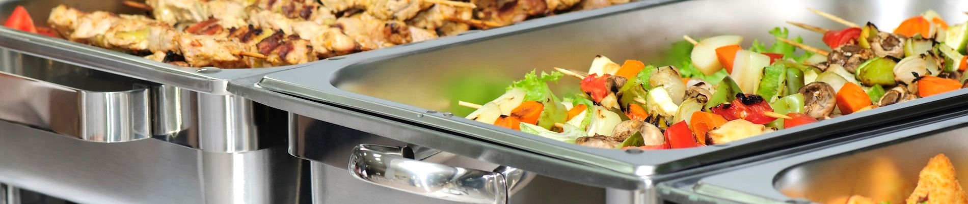 Hot buffet of skewers and grilled vegetables served by Réception 108