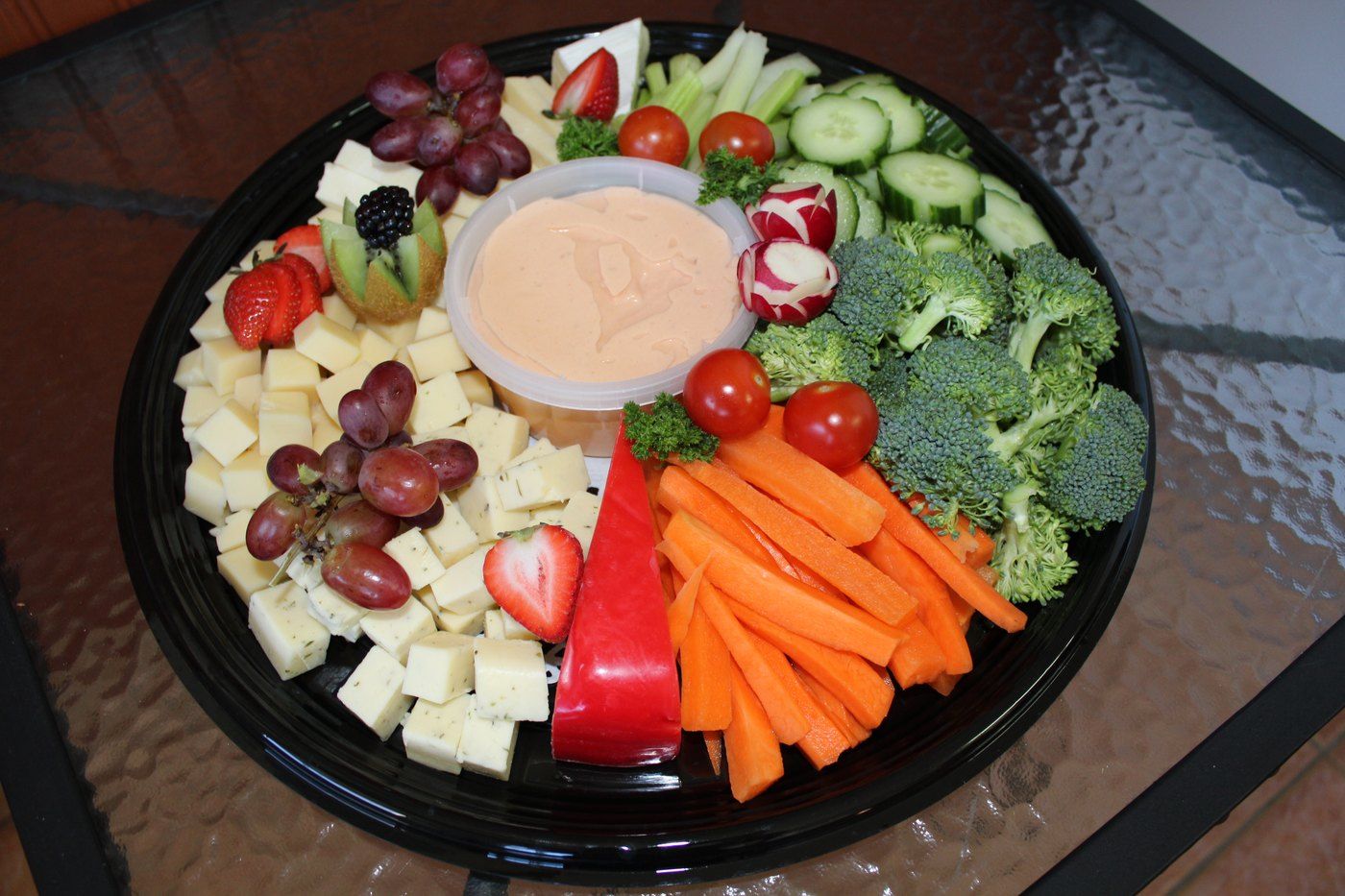 Vegetable and dip platter, cold buffet in Sherbrooke