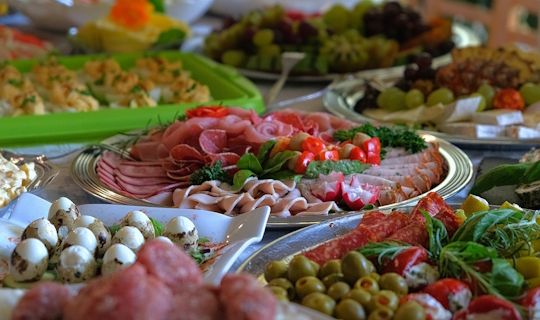 Platter of meats, cheeses and salads prepared by Réception 108